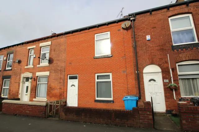 Coalshaw Green Road, Oldham, OL9, photo 1
