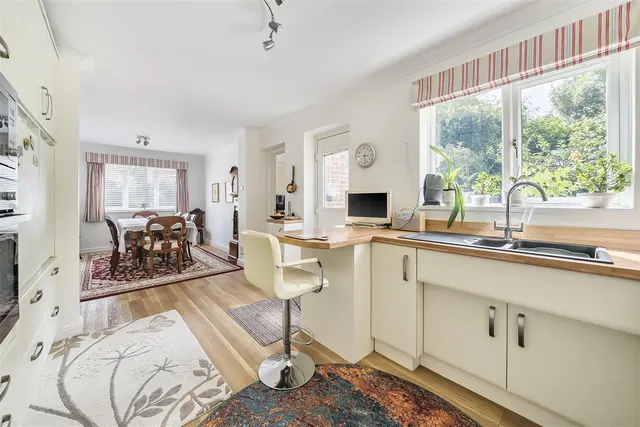 Gainsborough Mews, Titchfield, photo 1