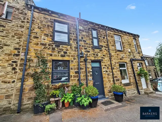 Moor View, North View Road, East Bierley BD4 6NT, photo 1