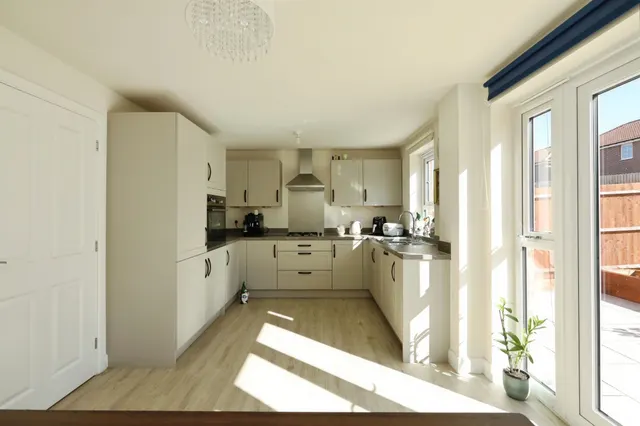 Photo 3 — Harlequin Drive, Worksop