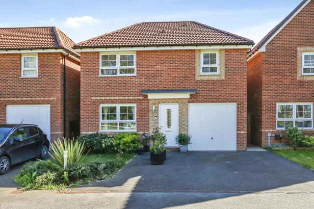 Harlequin Drive, Worksop, photo 1