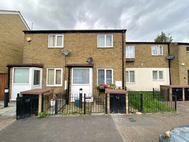 Copthorne Mews, Hayes, photo 1