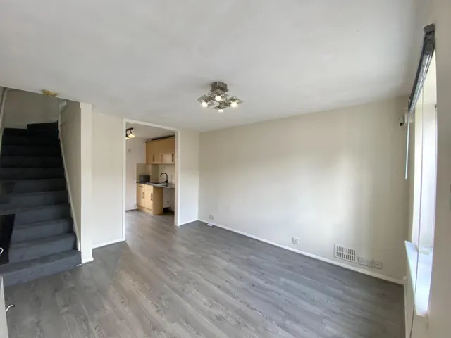 Photo 3 — Copthorne Mews, Hayes