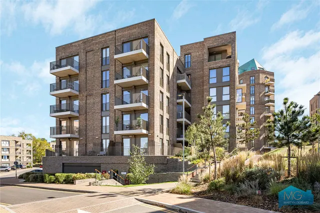 Medawar Drive, London, NW7, photo 2