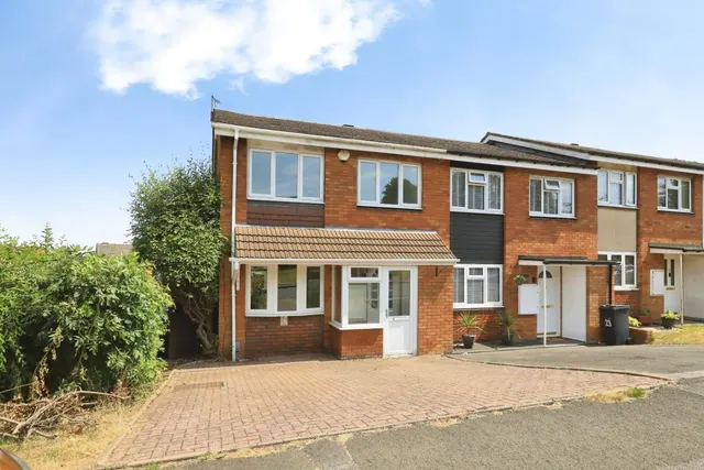 Hollywell Street, Bilston, photo 1