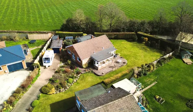 Hollybank Avenue Upper Cumberworth Hu, photo 1
