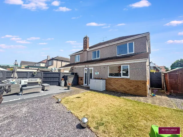 Photo 3 — Weaver Avenue, Rhyl, Denbighshire, LL18 4HN