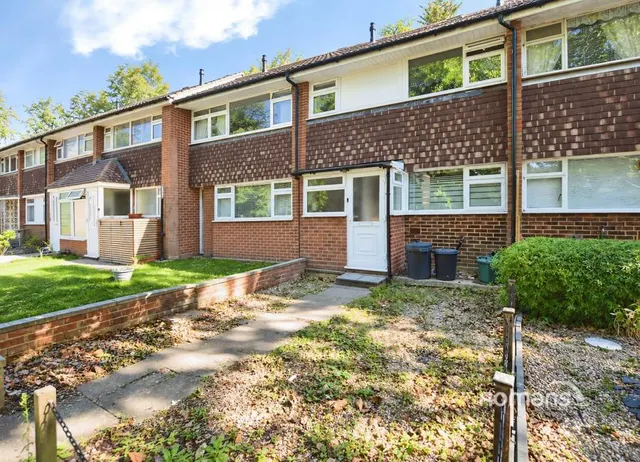 Frayslea, Uxbridge, UB8, photo 1