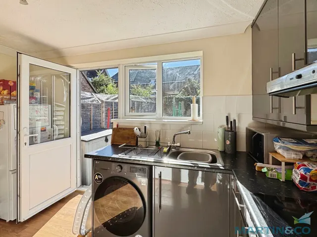 Reedmace Close, Singleton, TN23, photo 3