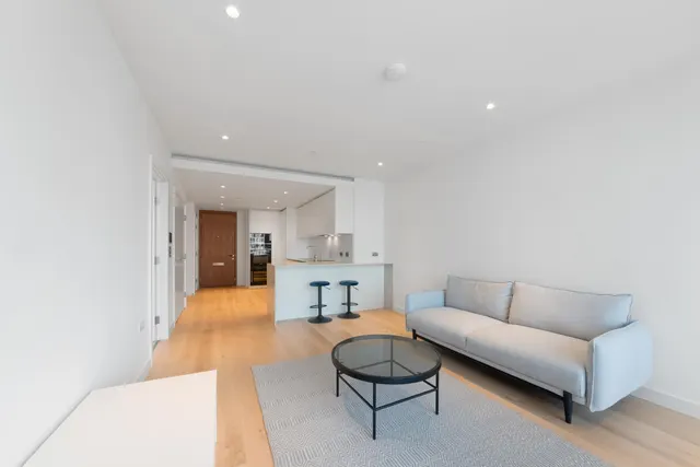 Hampton Tower, South Quay Plaza, E14, photo 3