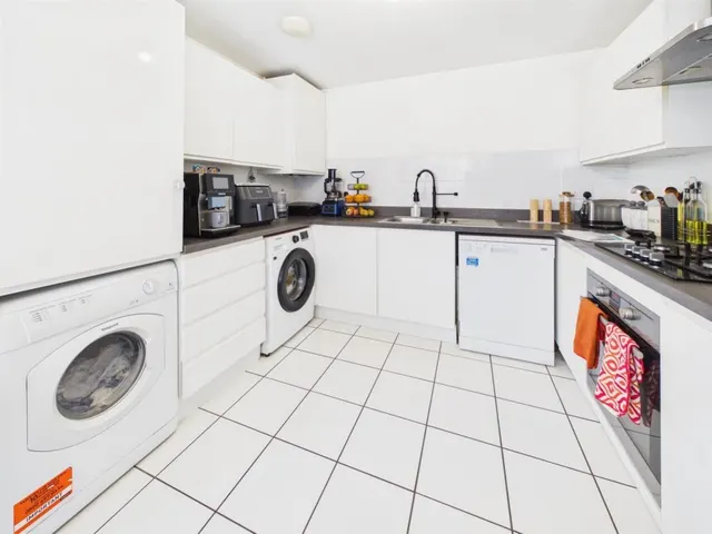 Lossiemouth Road, Kingsway, photo 2