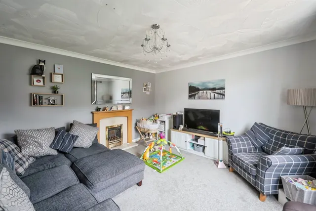 Photo 3 — Norwood Avenue, Maltby, Rotherham