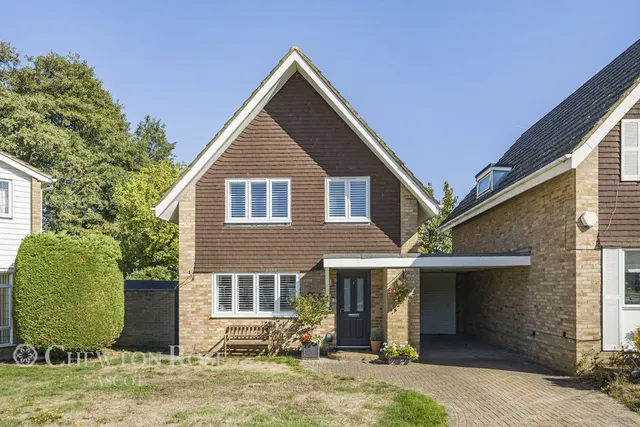 Gainsborough Drive, Ascot, photo 1