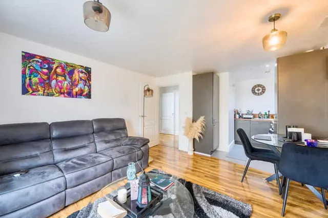 Photo 3 — Sherbrooke Way, Drummond Court, KT4