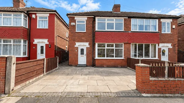 Ilkley Crescent, Stockport, SK5, photo 2