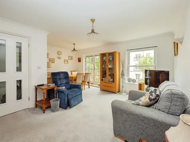 Photo 2 — Somerleigh Road, Dorchester