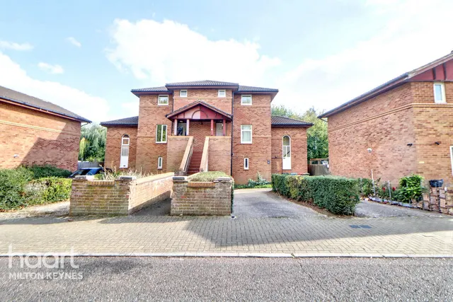 Bradwell Common Boulevard, Bradwell Common, MK13, photo 1