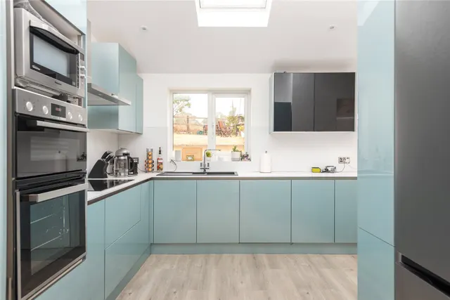 Town End Crescent, Stoke Goldington, MK16, photo 1
