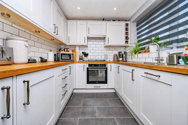 High Road, Leavesden, WD25, photo 3
