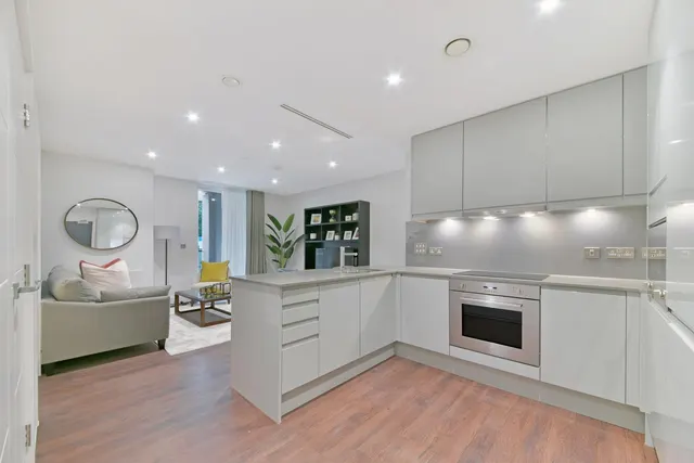 1 bedroom flat, Ostro Tower, E14