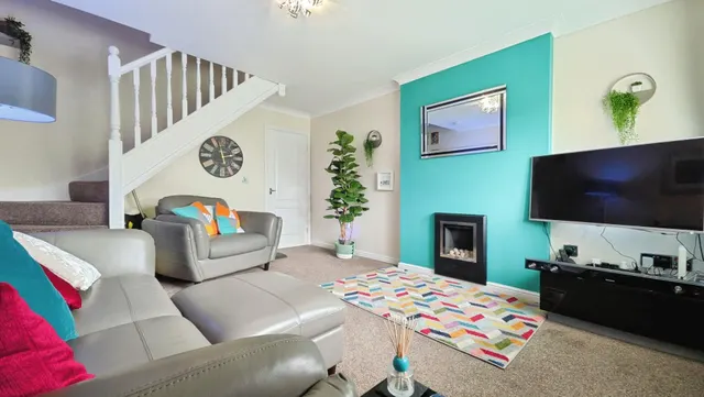 Woodside Close, Oldham, OL4, photo 3