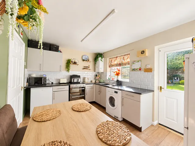 Harley Close, Shepshed, LE12, photo 3