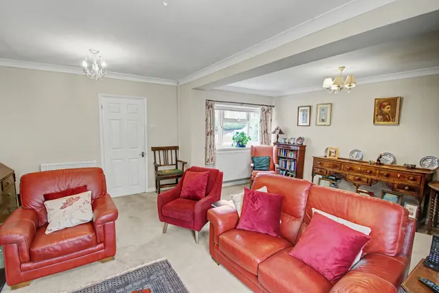 Fayre Oaks, Usk, NP15, photo 3