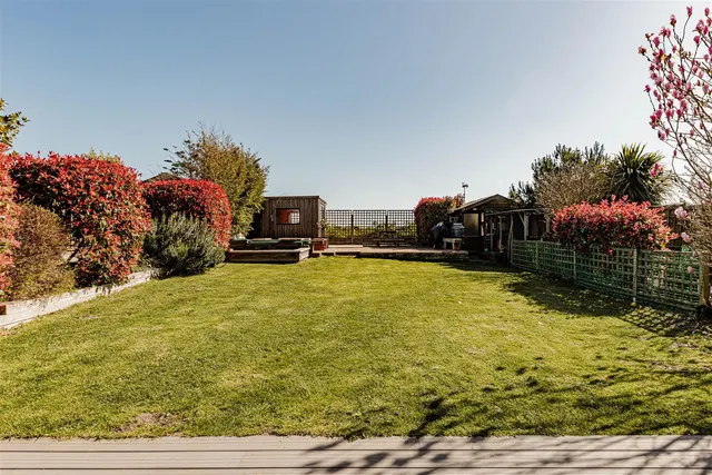 Photo 2 — Sea View Road, Cliffsend, Ramsgate, Kent, CT12 5EH