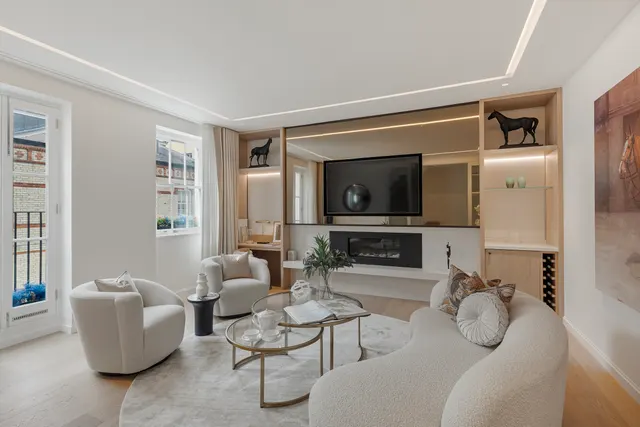 Grosvenor Crescent Mews, Belgravia, London, photo 1