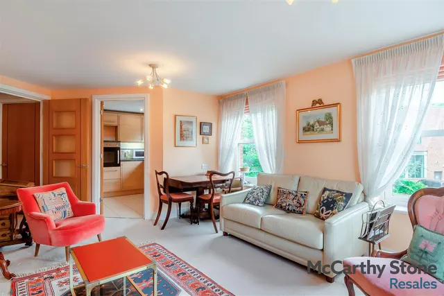 College Way, Welwyn Garden City, AL8, photo 2