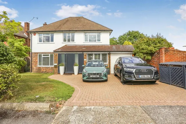 Albury Avenue, Cheam, SM2 7JT, photo 1