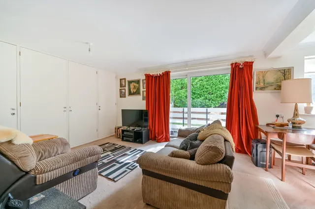 Photo 3 — 1 Ridge House, Morecoombe Close, Kingston upon Thames