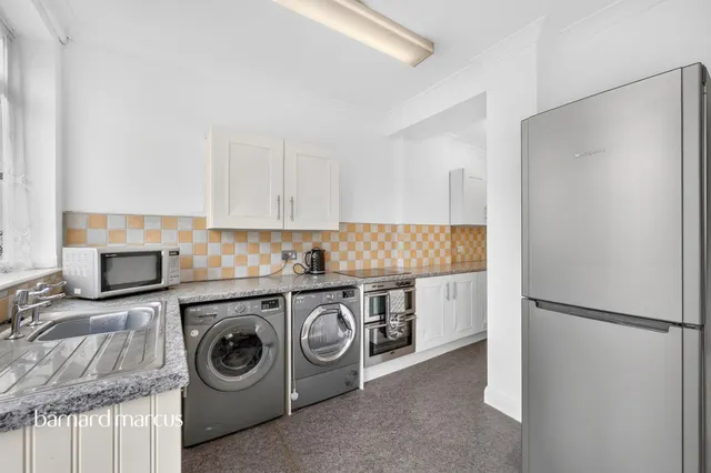 Consfield Avenue, New Malden, KT3, photo 3