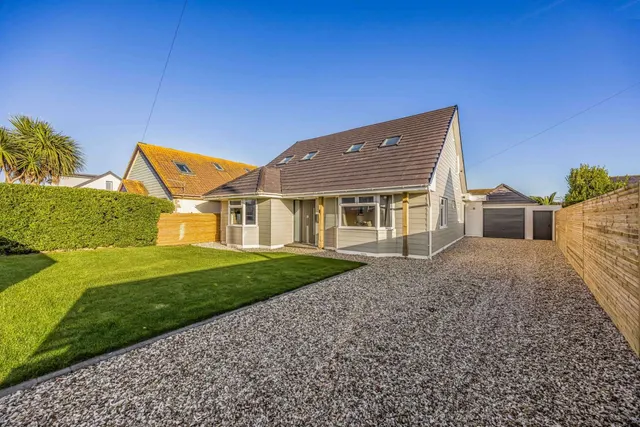 Photo 3 — First Avenue, Bracklesham Bay, Chichester, West Sussex, PO20 8LA