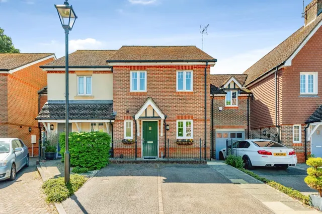 Sandy Close, Crawley Down, Crawley, photo 1
