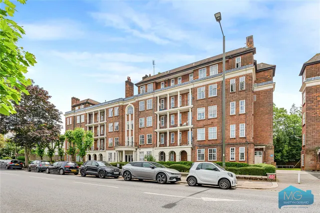 North End Road, London, NW11, photo 1