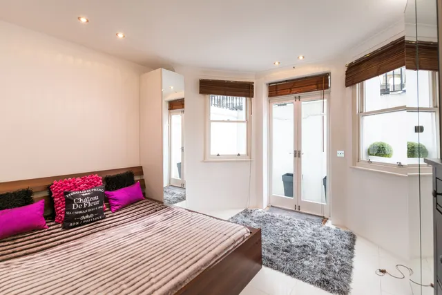 Photo 3 — Flat 11, 47 Elm Park Gardens, London