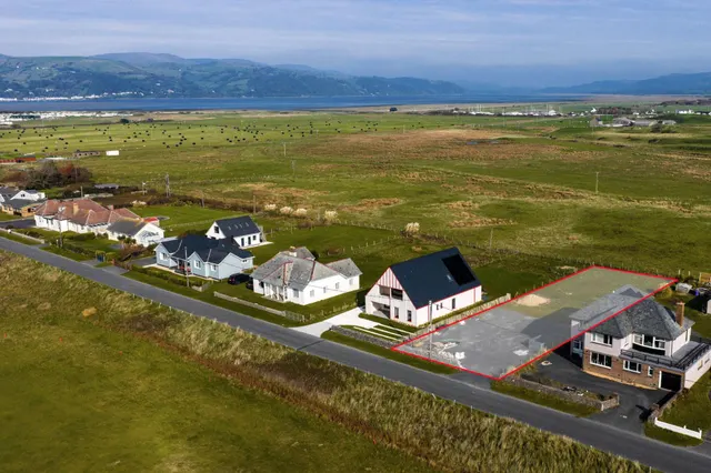 Twyn Uchaf, Ynyslas, SY24, photo 1