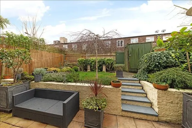 Arabella Drive, Barnes, photo 3
