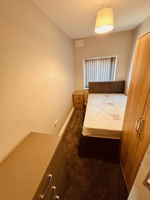 Room 4, Viacarage Road WEST BROMWICH, B71, photo 1