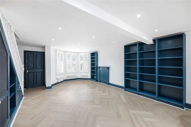 Photo 2 — Rostrevor Road, Fulham, London, SW6