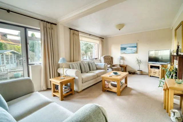 Photo 3 — Totteridge Road, High Wycombe HP13 7LW