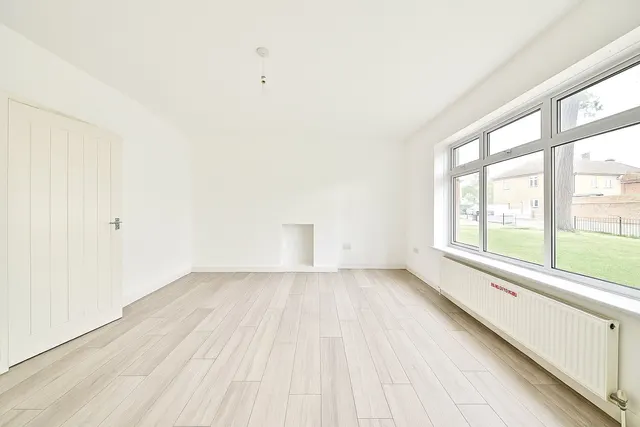 Churchbury Lane, Enfield, EN1, photo 2