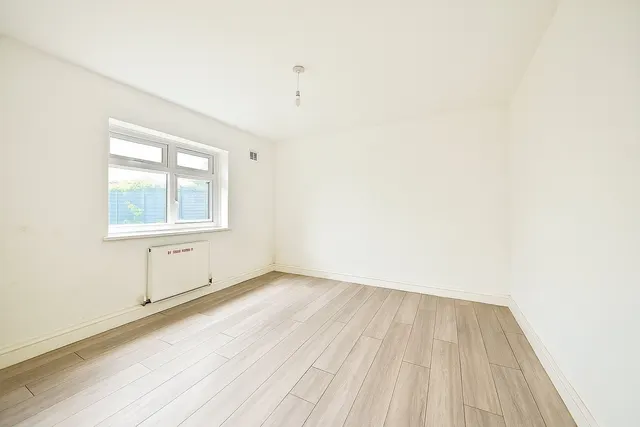 Churchbury Lane, Enfield, EN1, photo 3