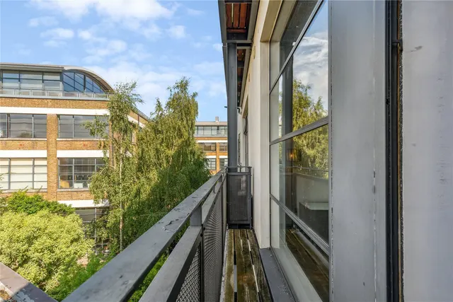 Photo 3 — Chiswick Green Studios, Evershed Walk, Chiswick, London, W4
