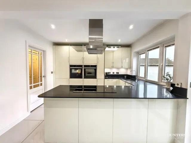 Manor Road, Soothill, WF17, photo 3