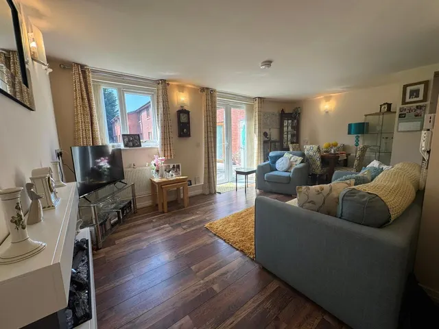 Photo 3 — Hampstead Drive, Stockport, Greater Manchester, SK2