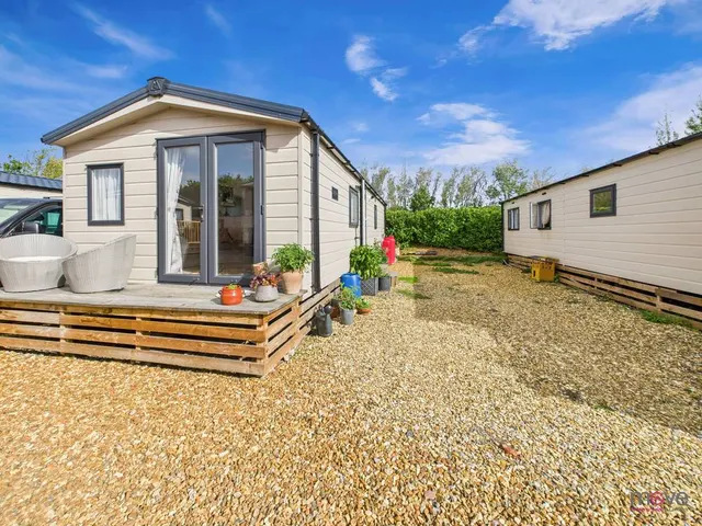 Oak Close, Court Farm Estate, Tewkesbury Road, Twigworth, GL2 9PX, photo 1