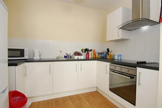 Seaton Avenue, Flat, photo 2