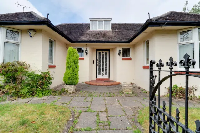 Springfield Drive, Crewe, photo 2